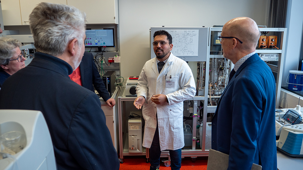 Besuch des Wissenschaftsministers im CDS (c) Tobias Bernt Uni Magdeburg