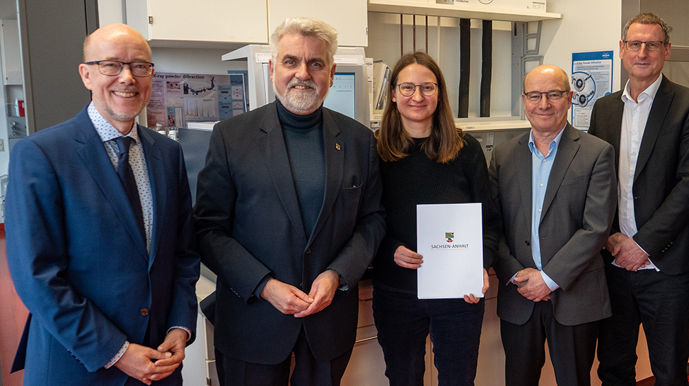 Prof. Sundmacher, Prof. Armin Willingmann, Susanne Hintsch, Prof. Achim Kienle, Prof. Michael Naumann (c) Tobias Bernt Uni Magdeburg (2)